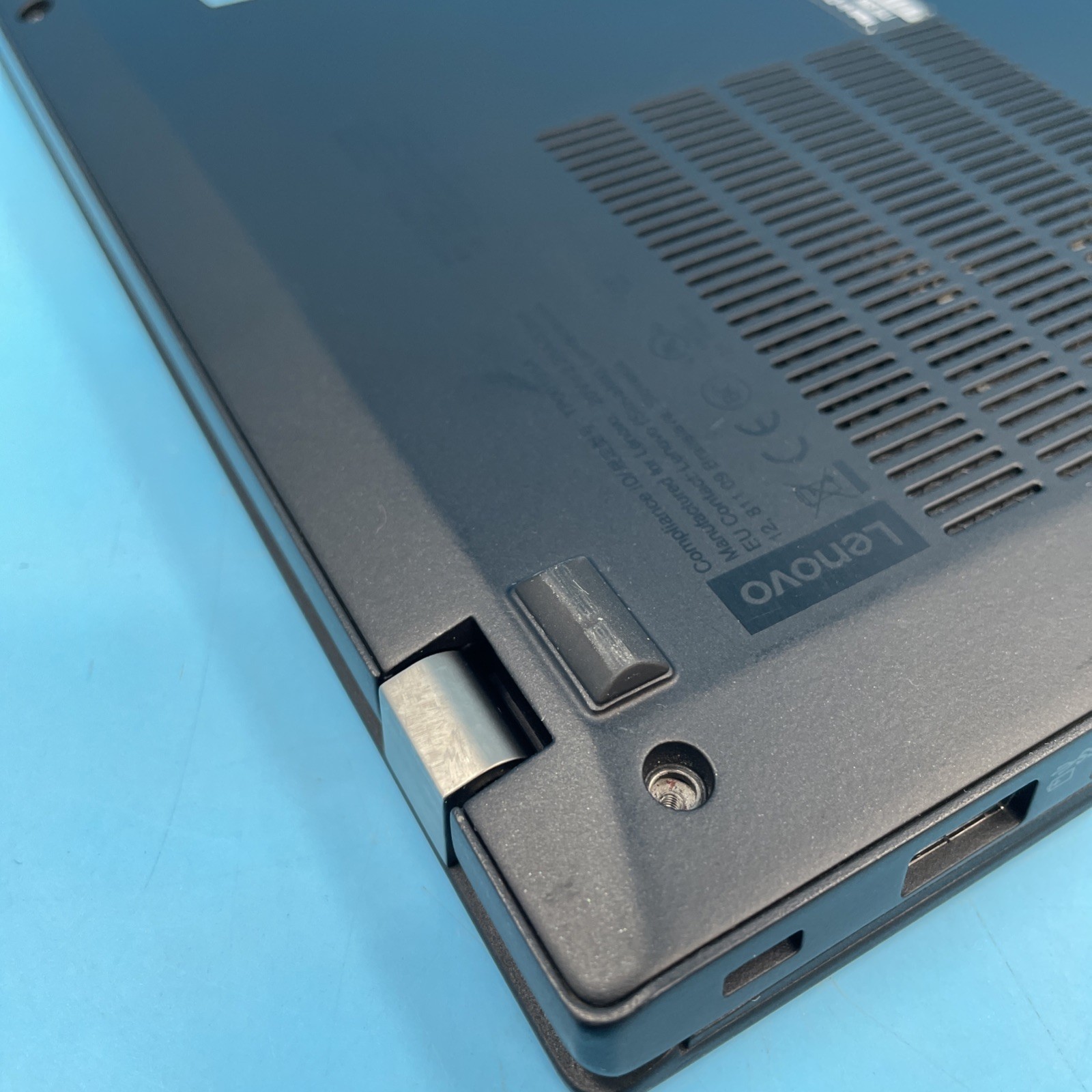 Lenovo ThinkPad T490s | i7-8665U | 16GB RAM | NO DRIVE/OS | 86% BATTERY