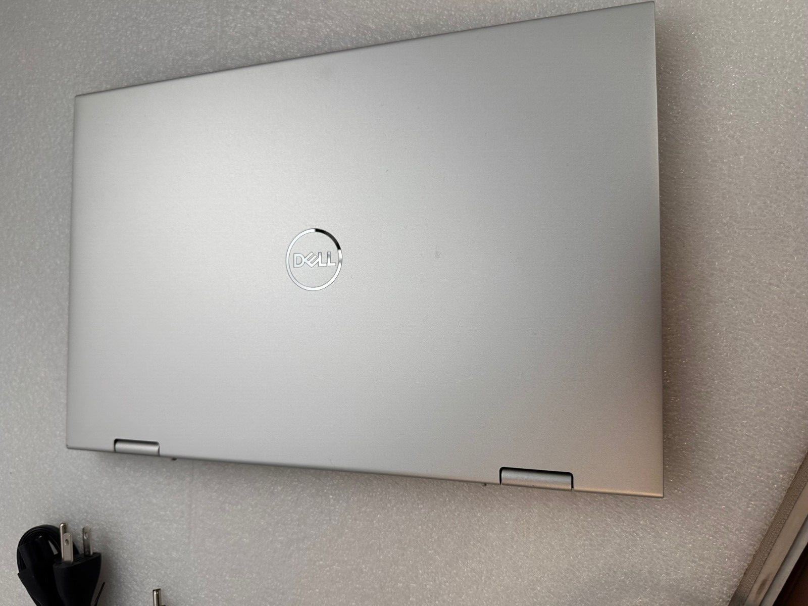 Dell Inspiron 14 5410 2in1 Core i3 8GB ram 256gb NVME Touchscreen- READ