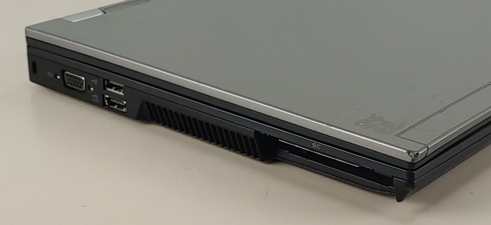 Dell Intel Core i5-M520 Intel GMA HD 4GB NO HDD + NO OS + NO BATTERY