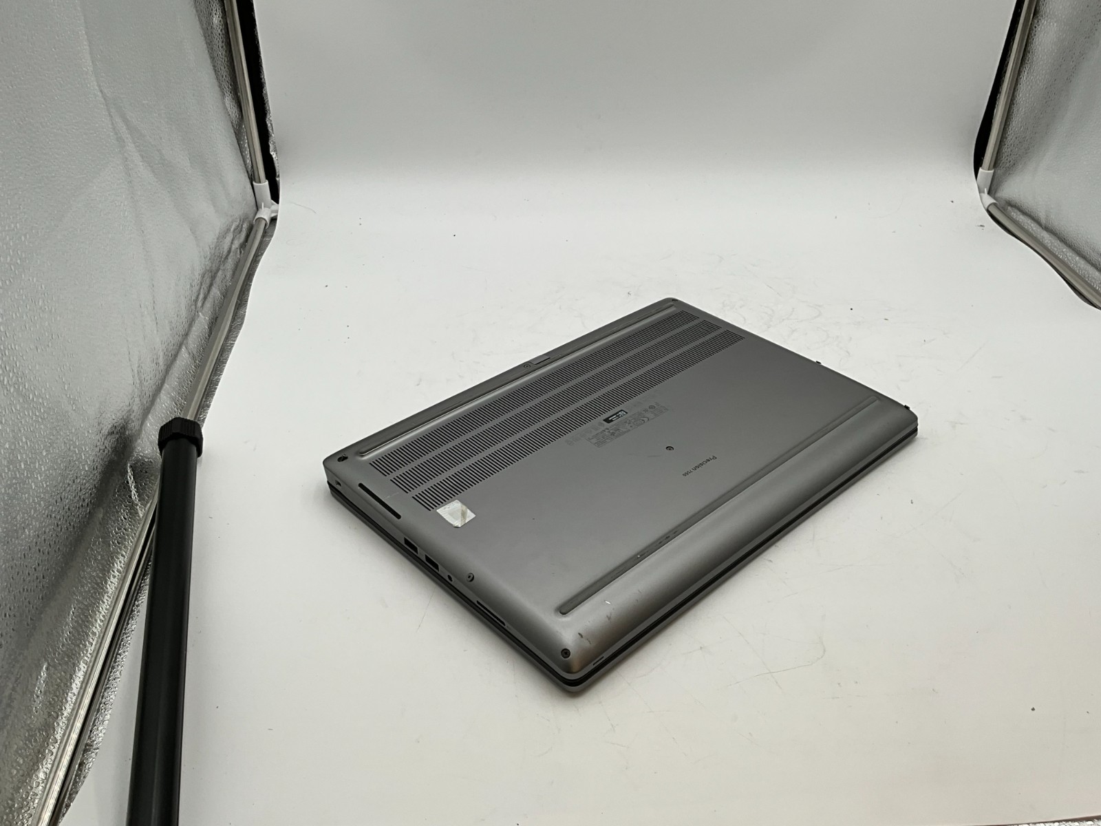 DELL Precision 7550 i7-10750H 2.70gh 32gb NO DRIVE T1000 15.6″ LAPTOP 17X18G3