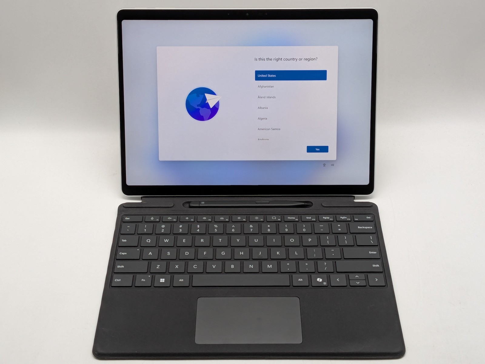 Microsoft Surface Pro 10 2-in-1 13″ ULTRA 5 135U 256GB SSD 8GB W11P 120Hz