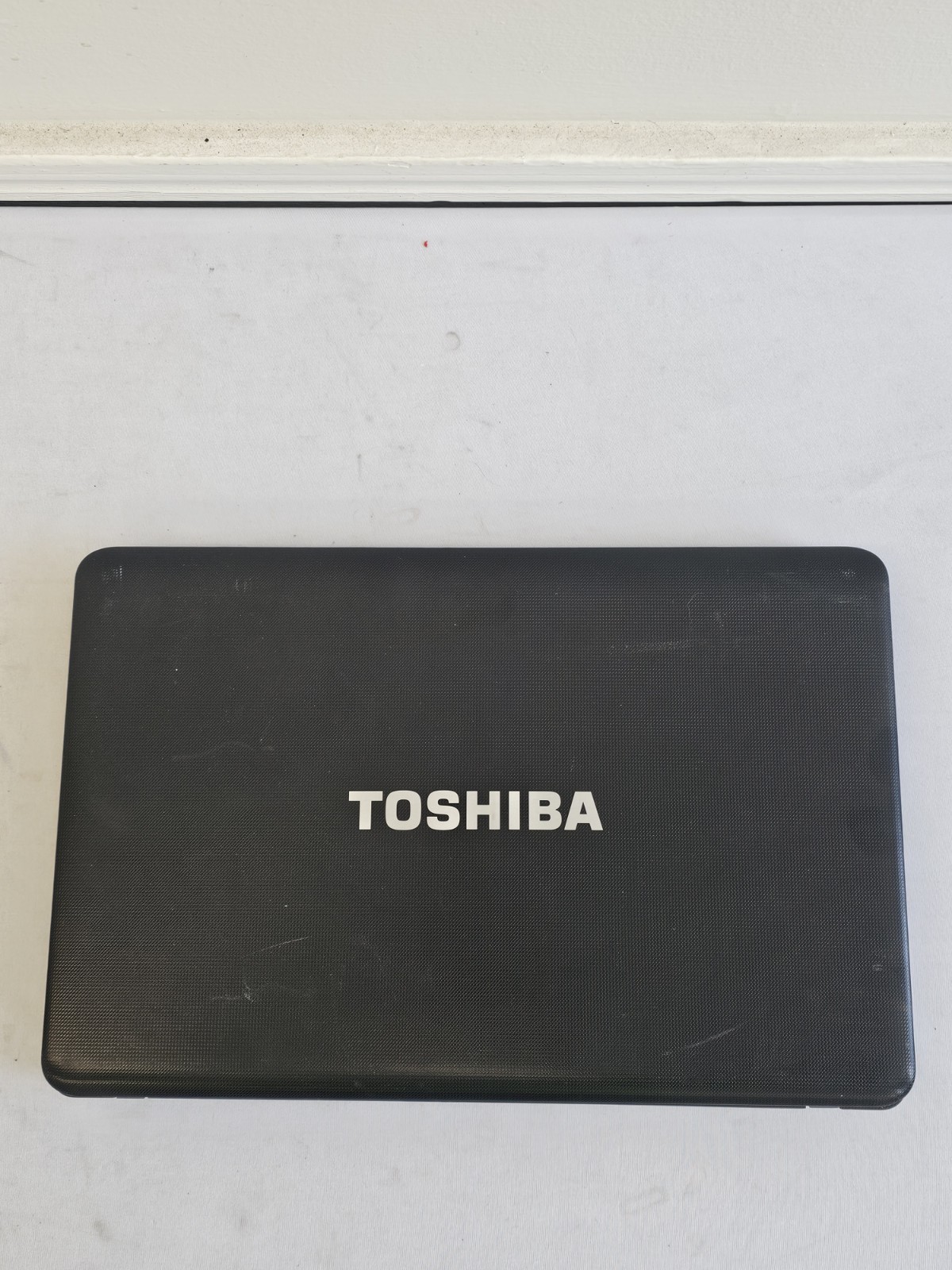 Toshiba Satellite C655D-55300 Laptop – AMD E300 – 4GB RAM – BAD BATT – READ