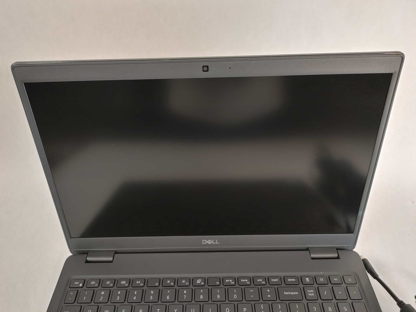 Dell Latitude 3510 Core i5-10210U 1.60 GHz 8 GB DDR4 512 GB M.2 Windows 11 Pro