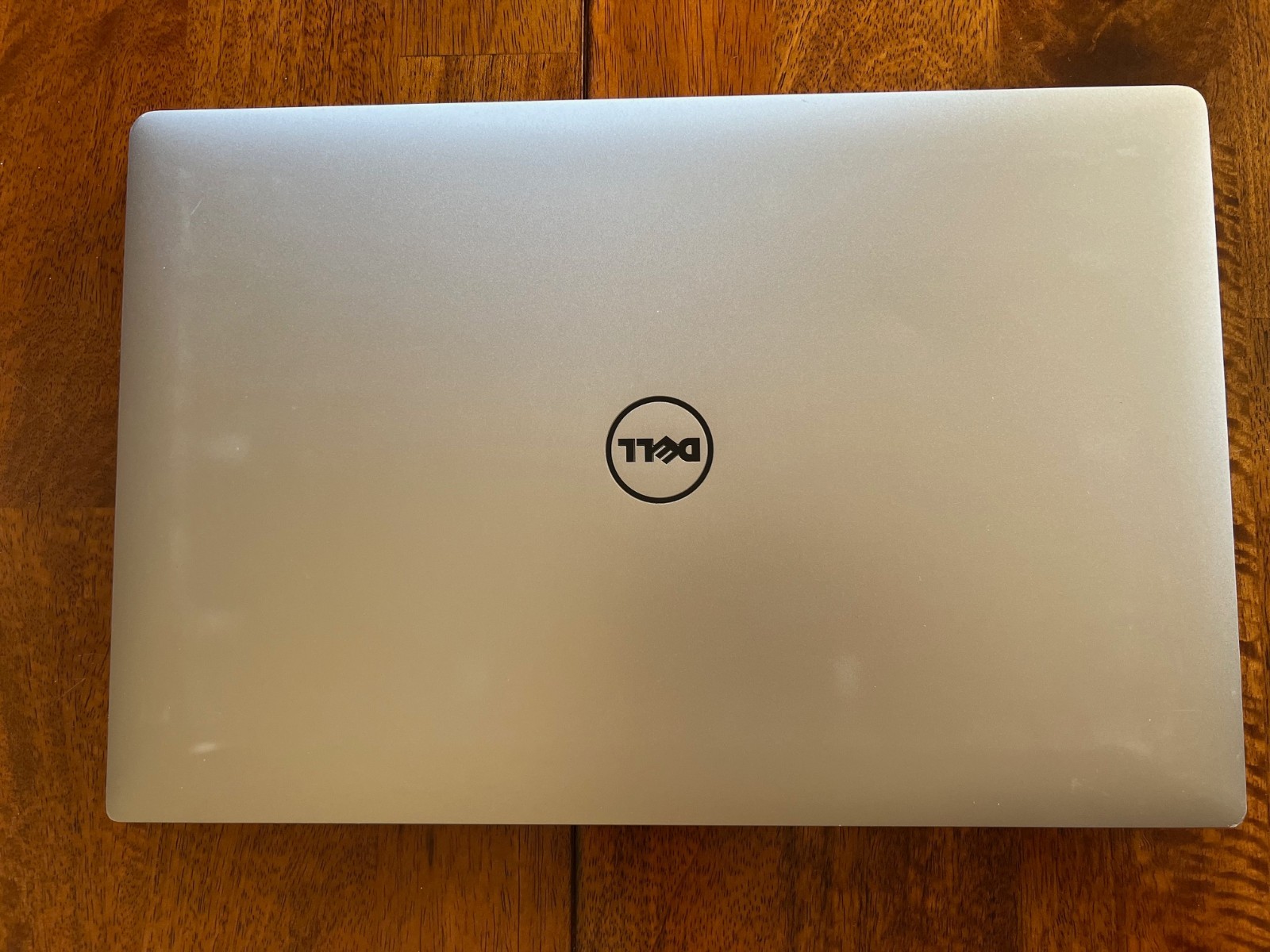 Dell XPS 15 9560 15.6″ i5-7300HQ GTX 1050 8GB RAM 256GB SSD Windows10