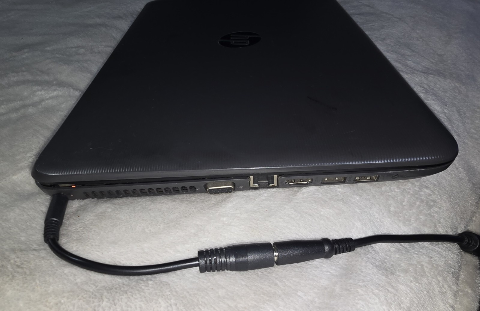 HP 250 G5 Laptop Computer 3165NGW Black Core i3 with Charger Built-in Webcam