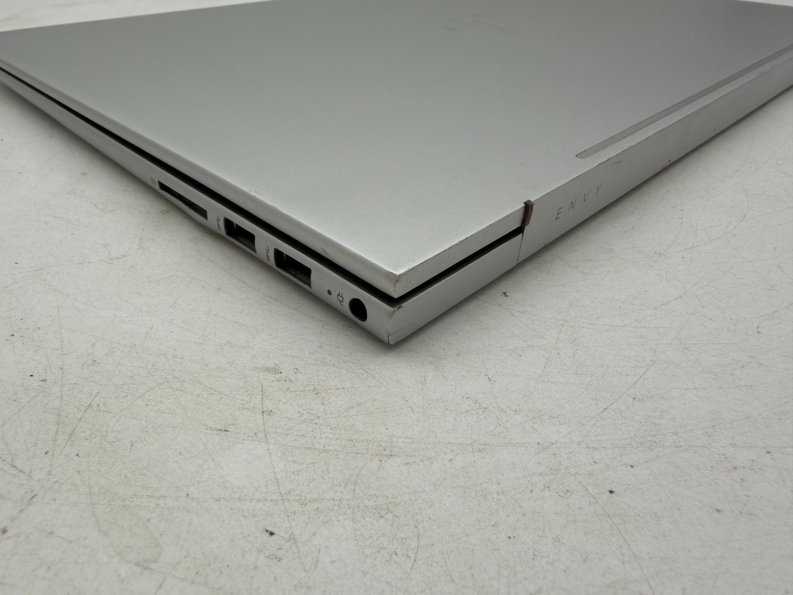 HP Envy Laptop 17m-ch1013dx 17.3″ 512 GB SSD 12 GB RAM i7-1195G7 Windows 10 Home