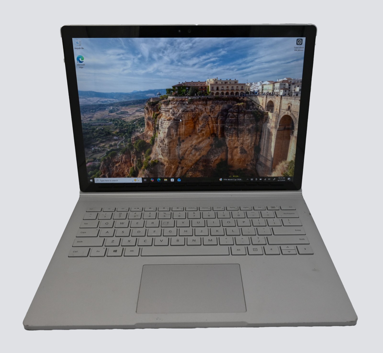 Microsoft Surface Book Intel core i5-6300u 2.4GHz 8GB RAM 256GB SSD Windows 10