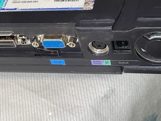 Vintage Dell Latitude C810 Laptop Windows XP DVD/Floppy Serial PORT WORKING