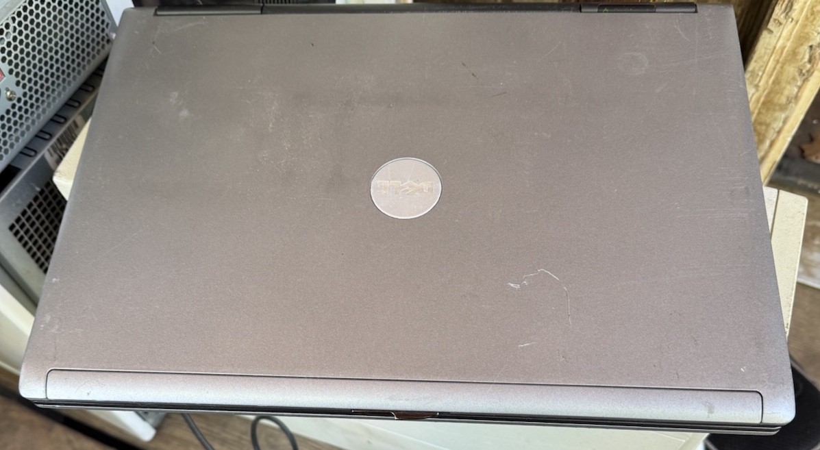 Dell Latitude D620/D630 2GB Laptop Windows Visa WiFi Serial port DVD/CD Works