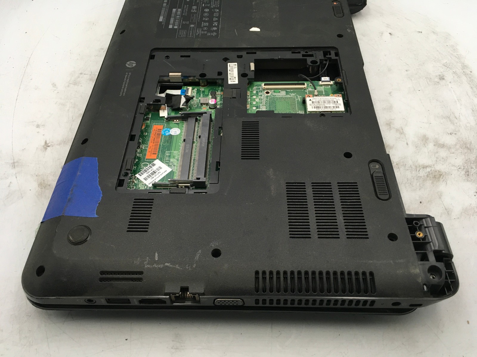 HP 15 D069WM – FOR PARTS/DAMAGED – INTEL i3-3110M – NO RAM – NO BATTERY -READ-BB
