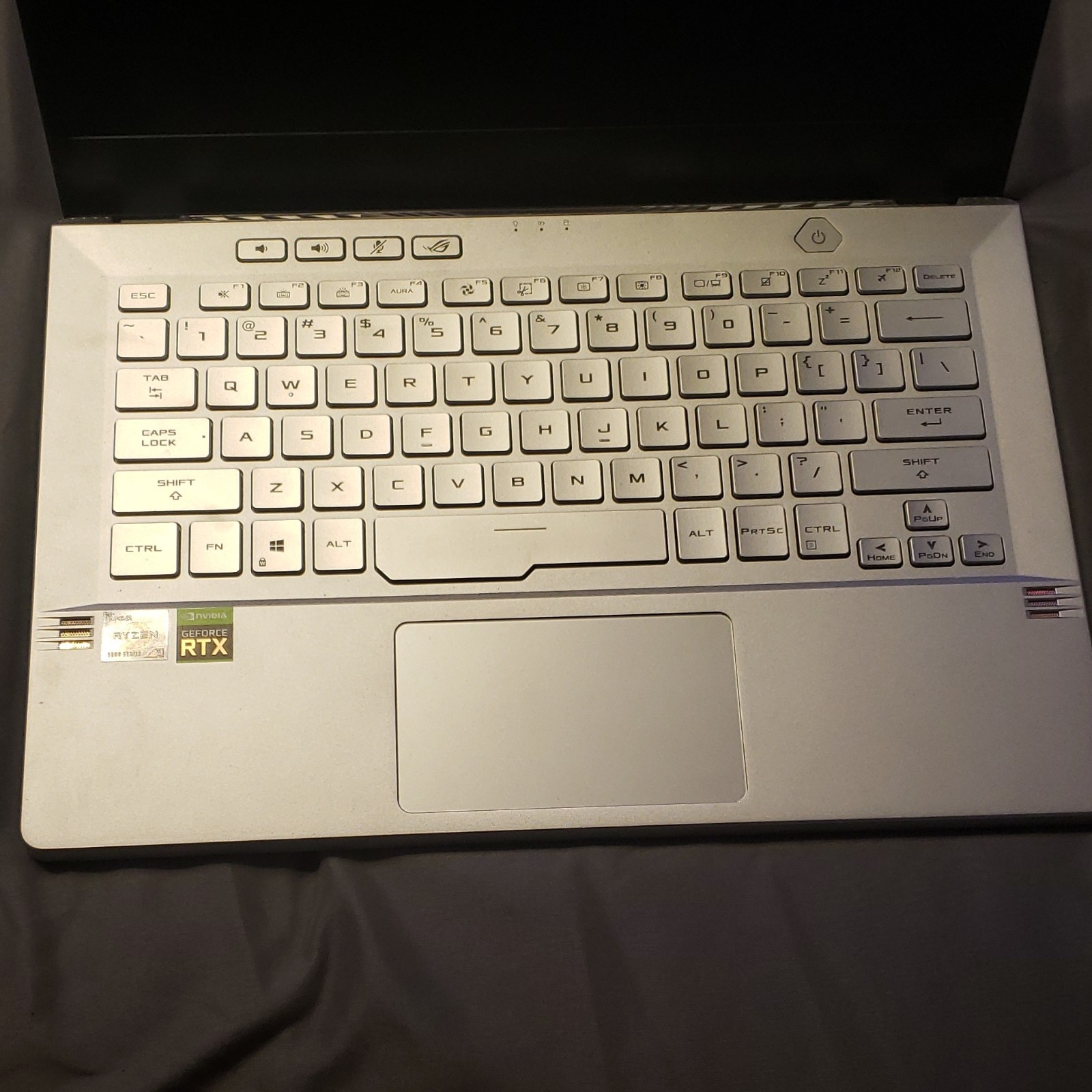 ASUS ROG Zephyrus G14 14″ QHD Ryzen 9 16GB 1TB SSD RTX 3060 White