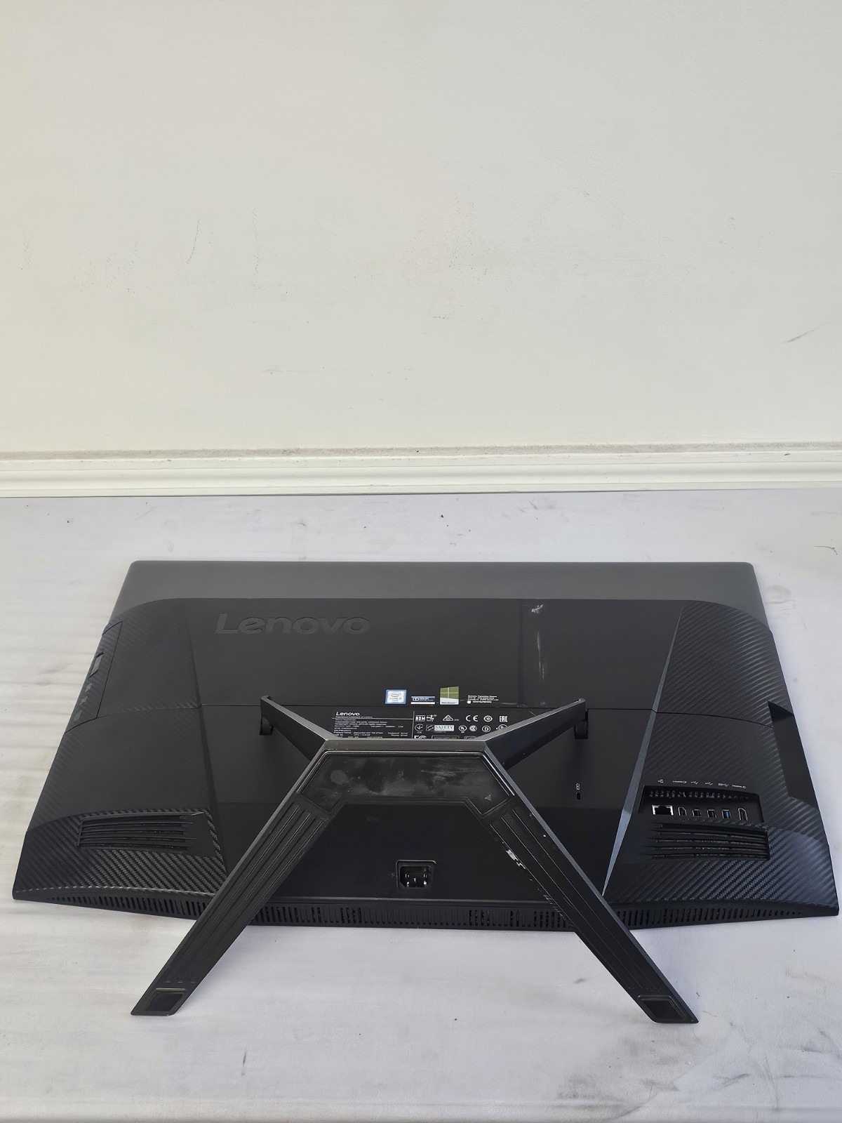 Lenovo IdeaCentre A10 700-27ISH All-In-One Intel i3-6100 8GB RAM 250GB SSD Win10