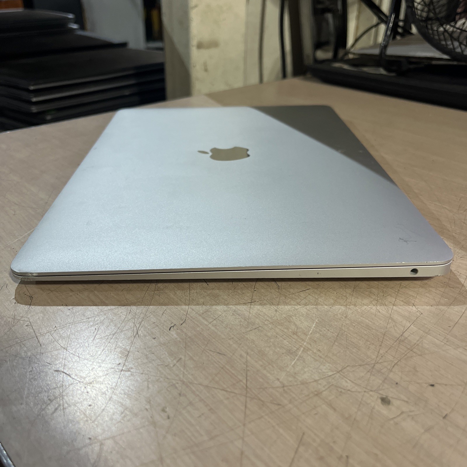 APPLE MACBOOK AIR 13′ SCISSOR, 2020 CORE I3-1000NG4 1.1GHZ 8GB RAM 256SSD
