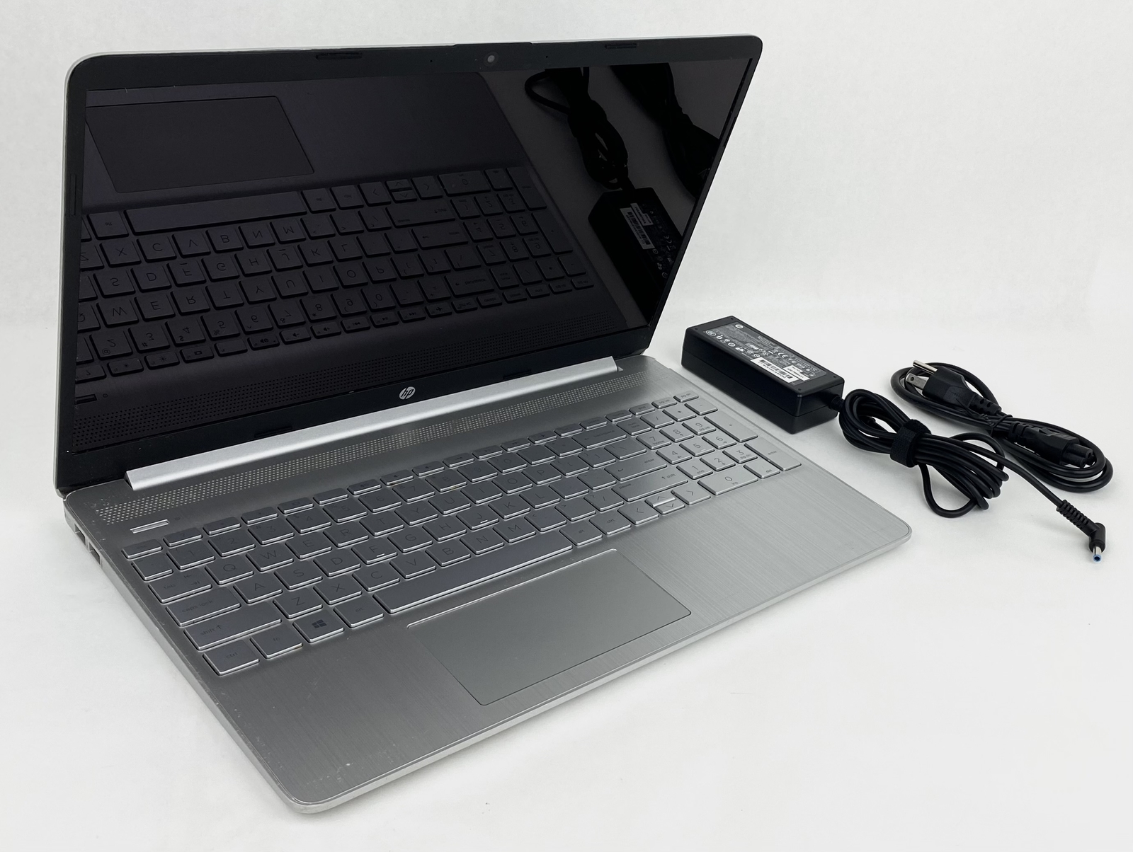 HP 15-EF0023DX 15.6″ HD Ryzen 5 3500U 12GB 256GB SSD W11H – read!