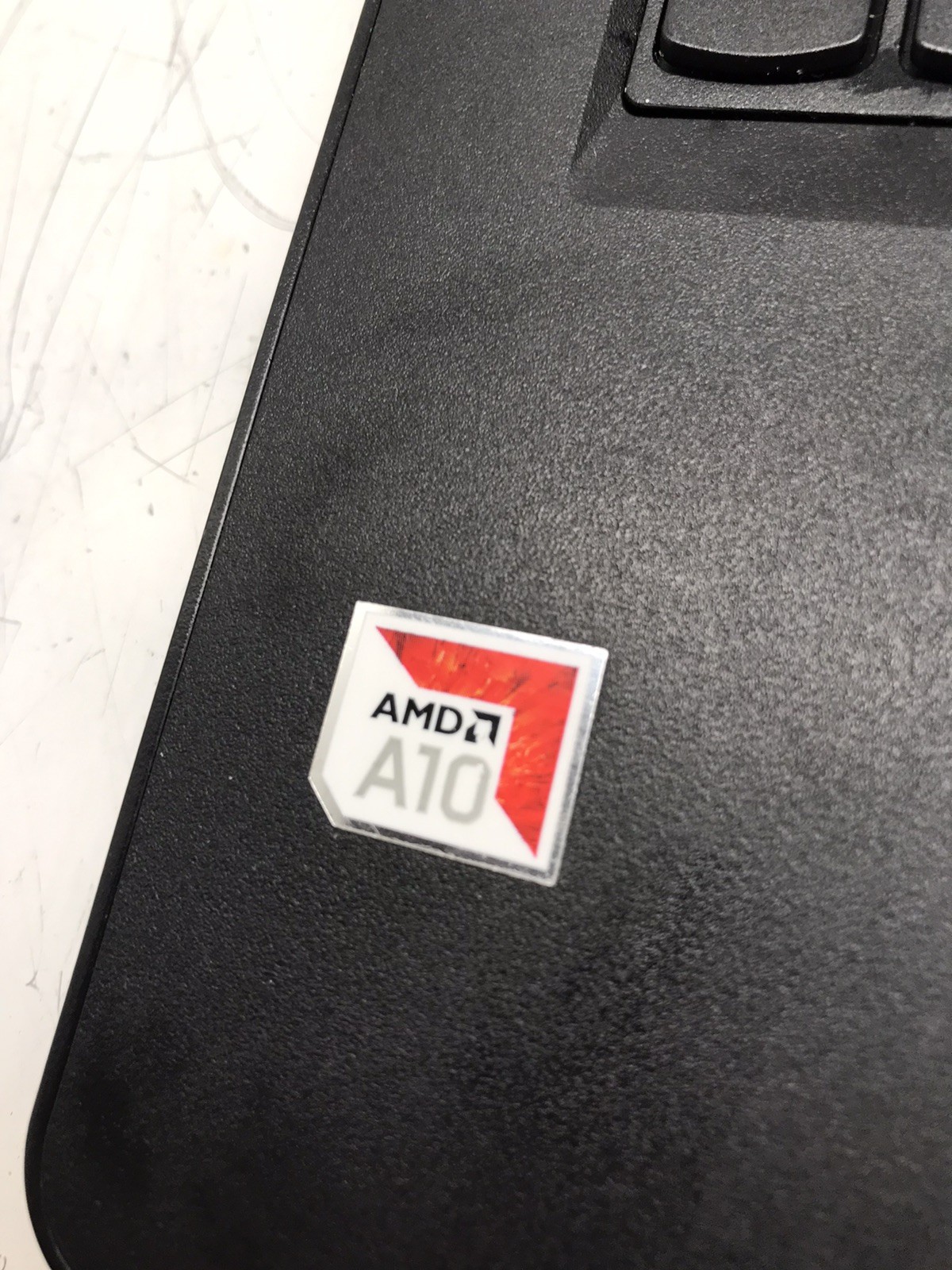 Lenovo Thinkpad E475 14″ AMD A10-9600P 2.4GHz 8GB RAM No HDD/SSD – Boots to BIOS