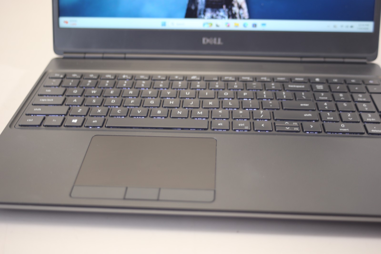 Dell Precision 7560 15.6″ Core i9-11950H 32GB 256GB Nvidia RTX A3000 Win 11P
