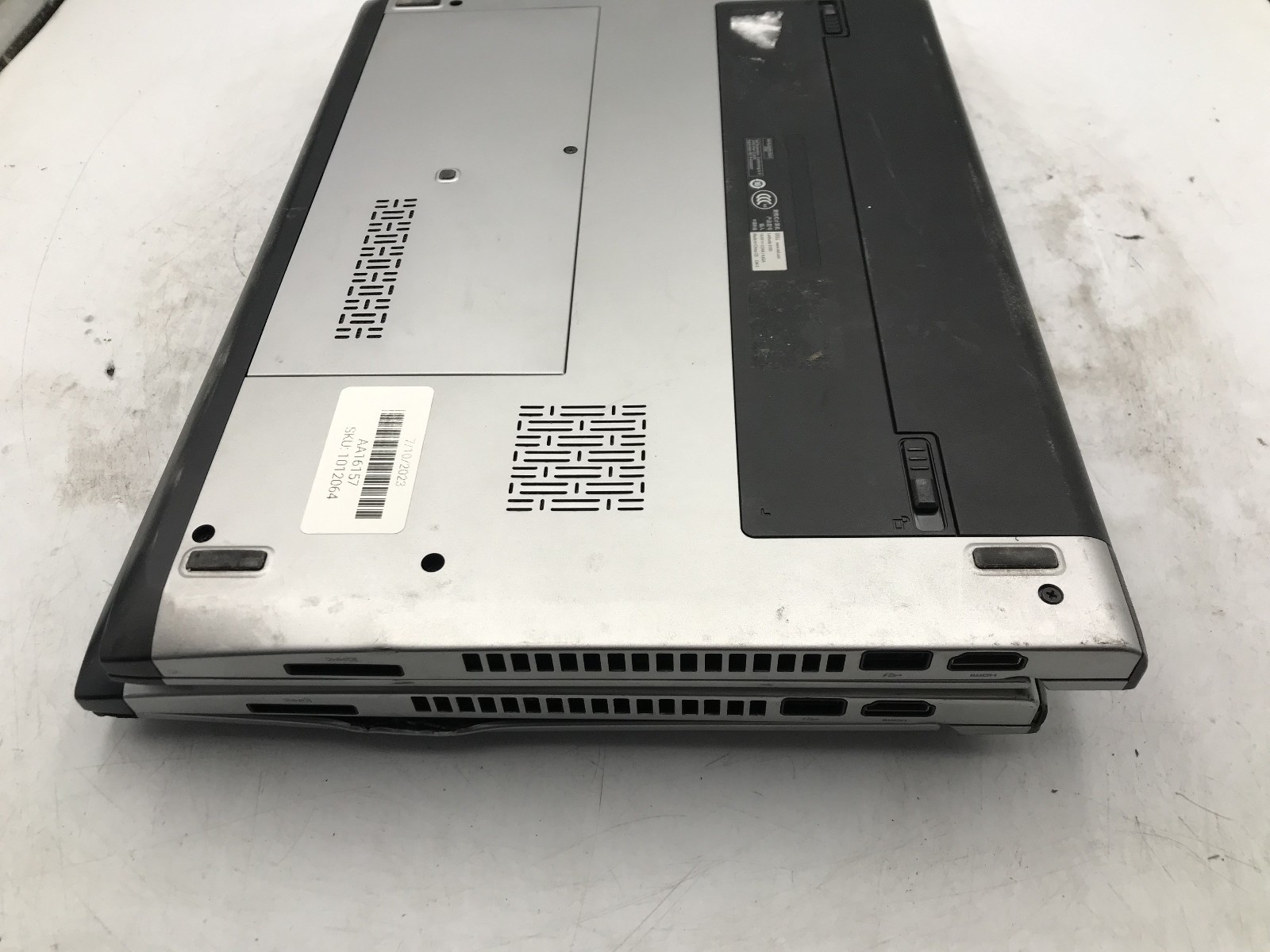 DELL LATITUDE 3330 -LOT OF 2- FOR PARTS/REPAIR – INTEL CELERON – 4GB/NO RAM – BB