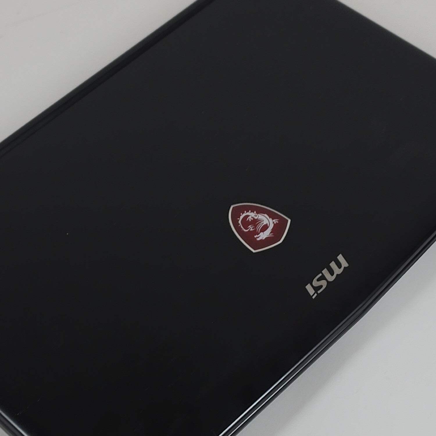 MSI GL62M GL62M 15.6″ i7-7700HQ 2.8GHz 8GB RAM 128GB SSD
