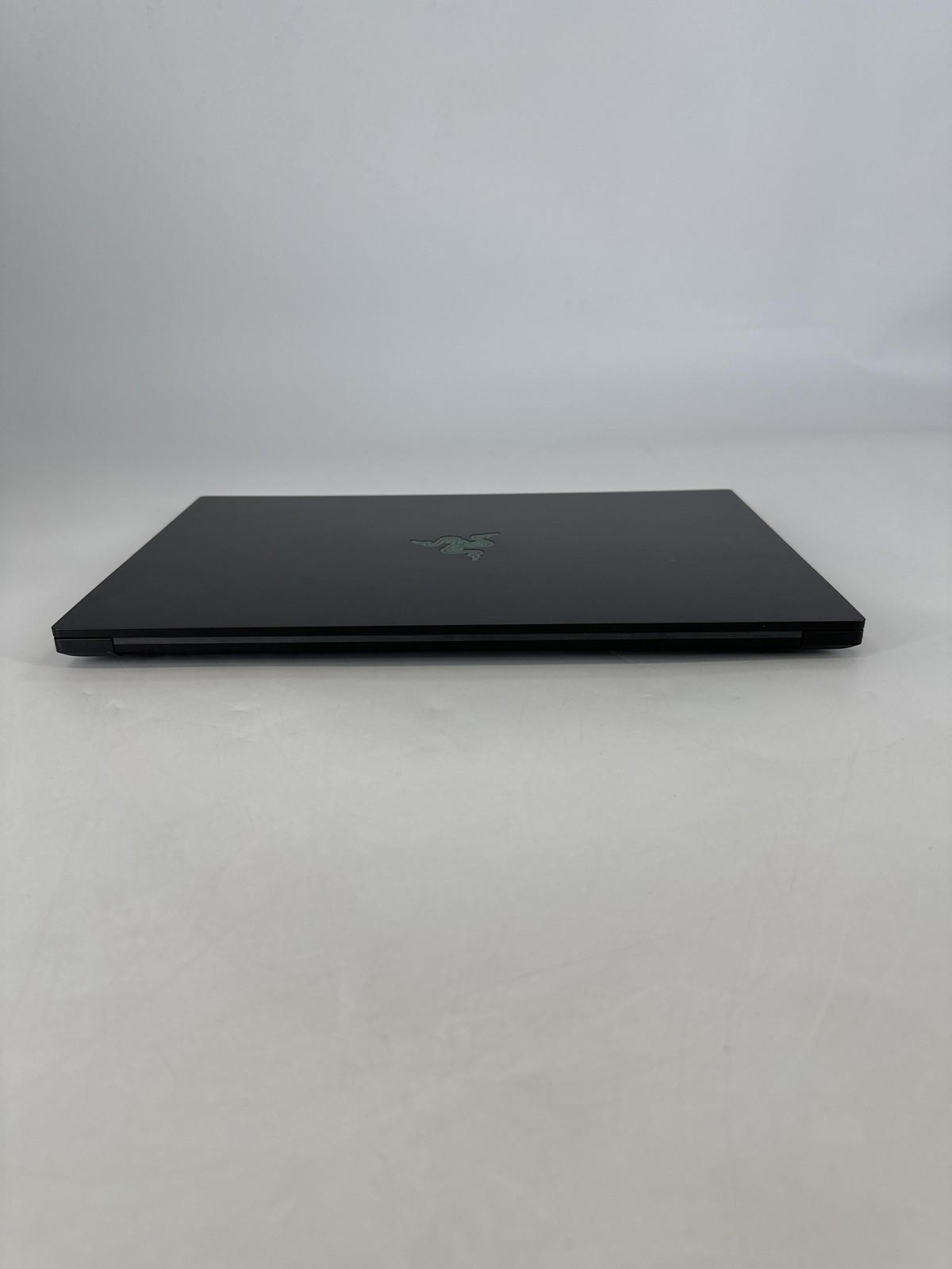 Razer Blade 15 240Hz 2K 2.5 GHz i7-13800H 16GB 1TB SSD NVIDIA RTX 4070 Excellent