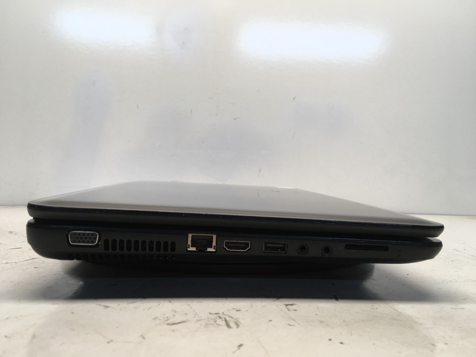 HP 2000-2D62NR Intel i3-3110M 2.4GHz 4 GB NO HDD
