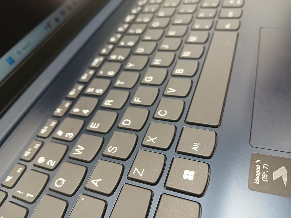 LENOVO IDEAPAD 3 15IAU7 (P06035585)