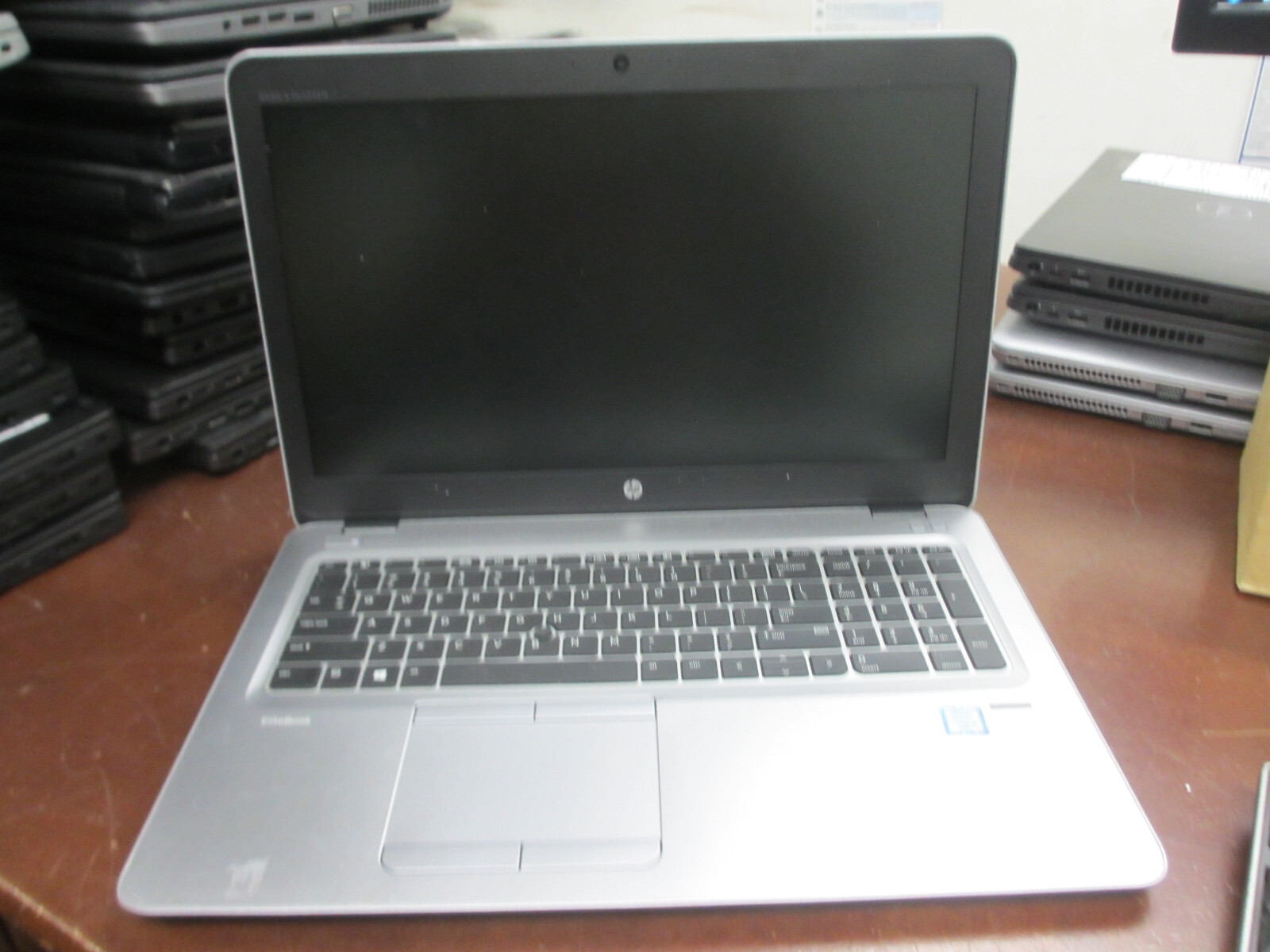 HP EliteBook 850 G3 15″ i5 6200U 2.30GHZ 16GB 256GB M2 SSD Ubuntu Laptop w/ AC