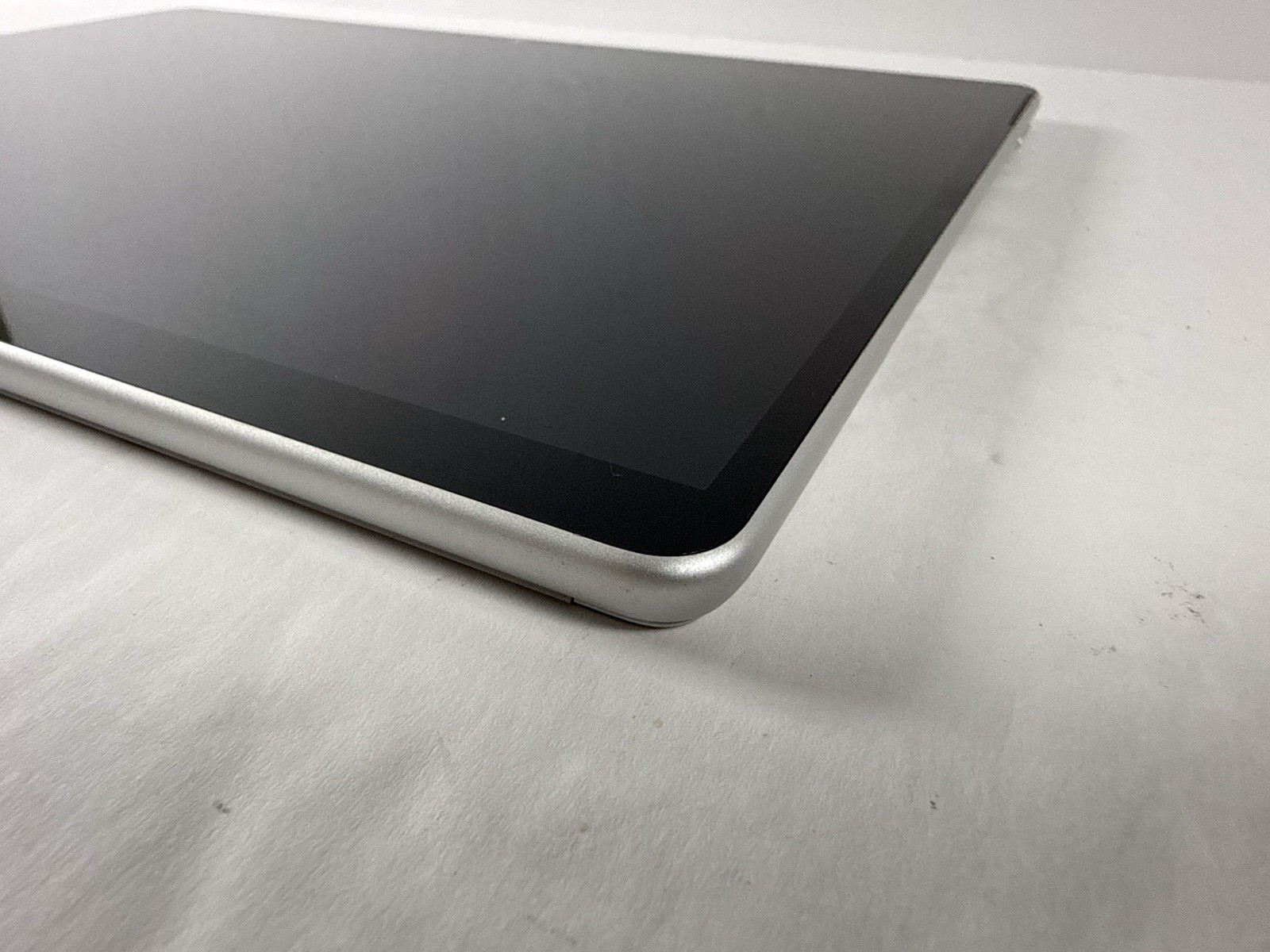 Microsoft Surface Pro 8 (1982) i5-1145G7 – 16GB RAM – 256GB 120Hz – Win 11 Pro