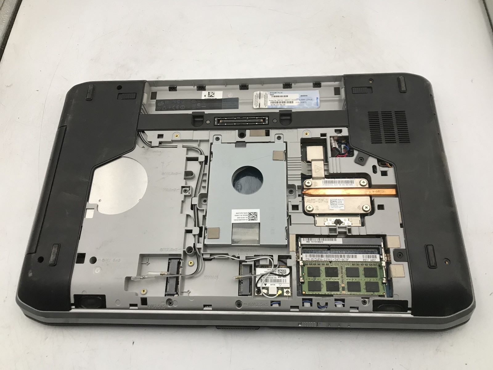 DELL LATITUDE E5530 – BOOTS TO BIOS/BAD LCD – INTEL I3 3110M – 8GB RAM -READ- BB