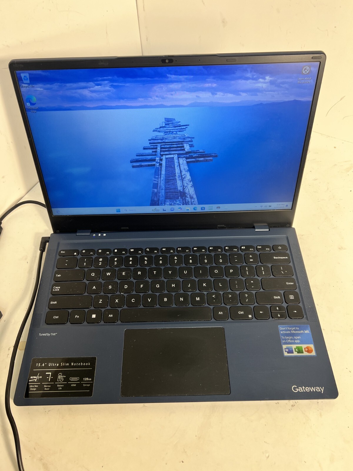 Gateway Blue GWNC21524-BL 15.6″ HD Celeron Intel UHD Graphics 4GB Ram As-Is READ