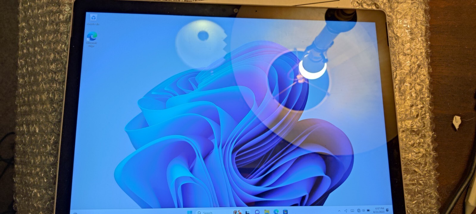 Microsoft Surface Book 2 i7-8650U 256GB SSD 8GB RAM 13.5″ Tablet ONLY Z
