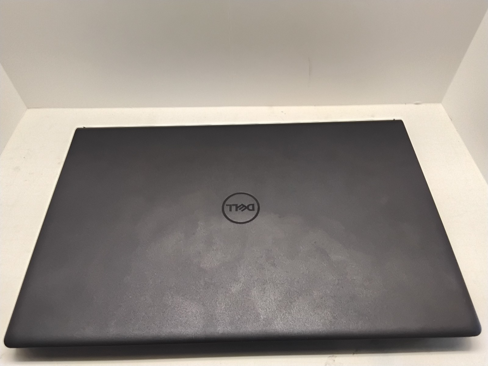 Dell Inspiron 15 3520 with i5-1135G7 @2.40Ghz, 8GB RAM, 256GB SSD LCD BROKEN