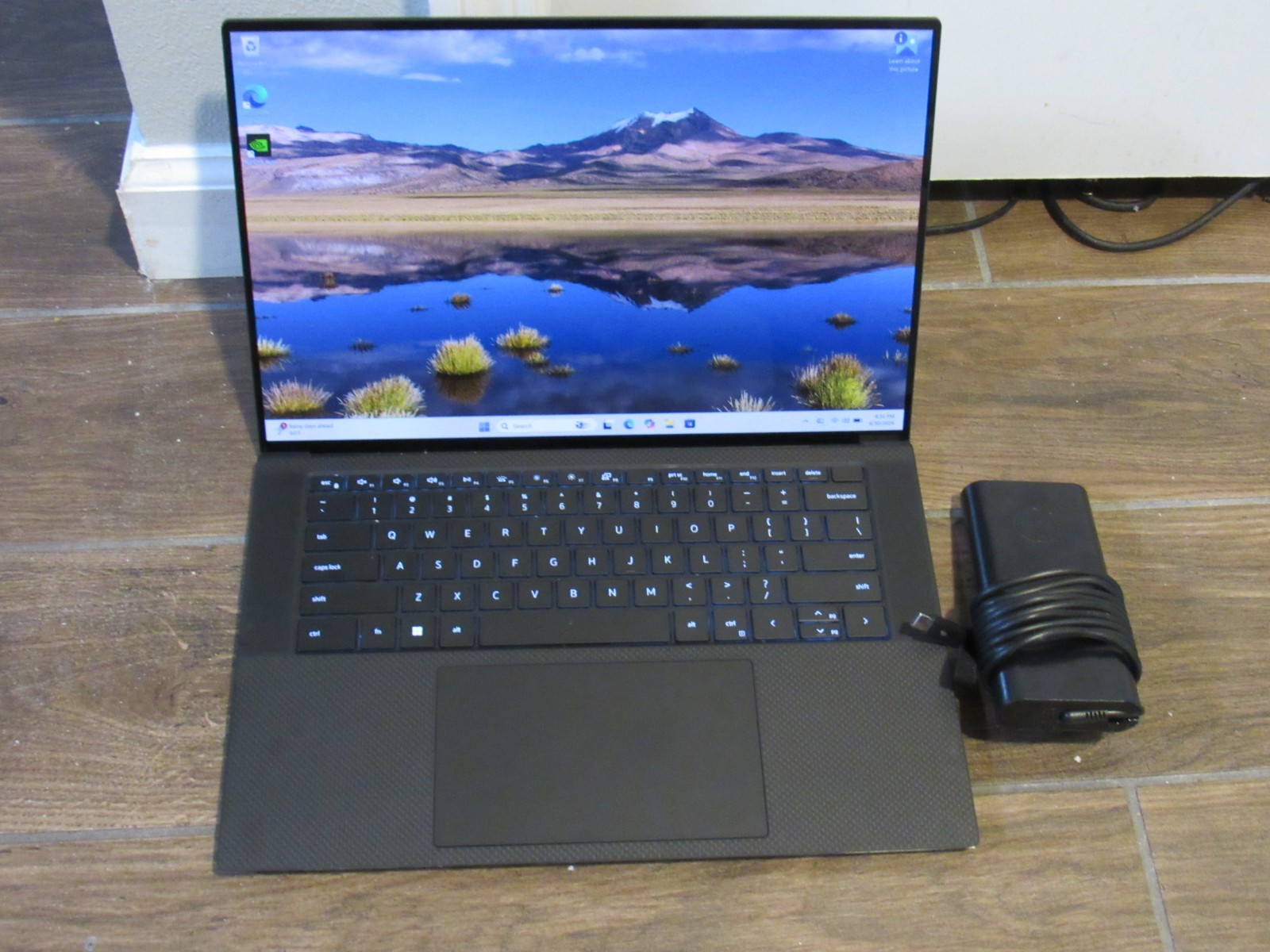 Dell XPS 15 9530 i9-13900H 24GB RAM 1TB SSD RTX 4060 4k UHD+ Touchscreen EXCLNT!