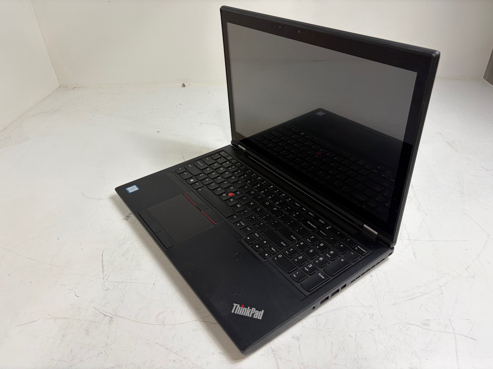 Lenovo ThinkPad P52 i7-8850H 2.6GHz 16GB 512GB NVMe 15.6″ Touch 4K P1000 W11P