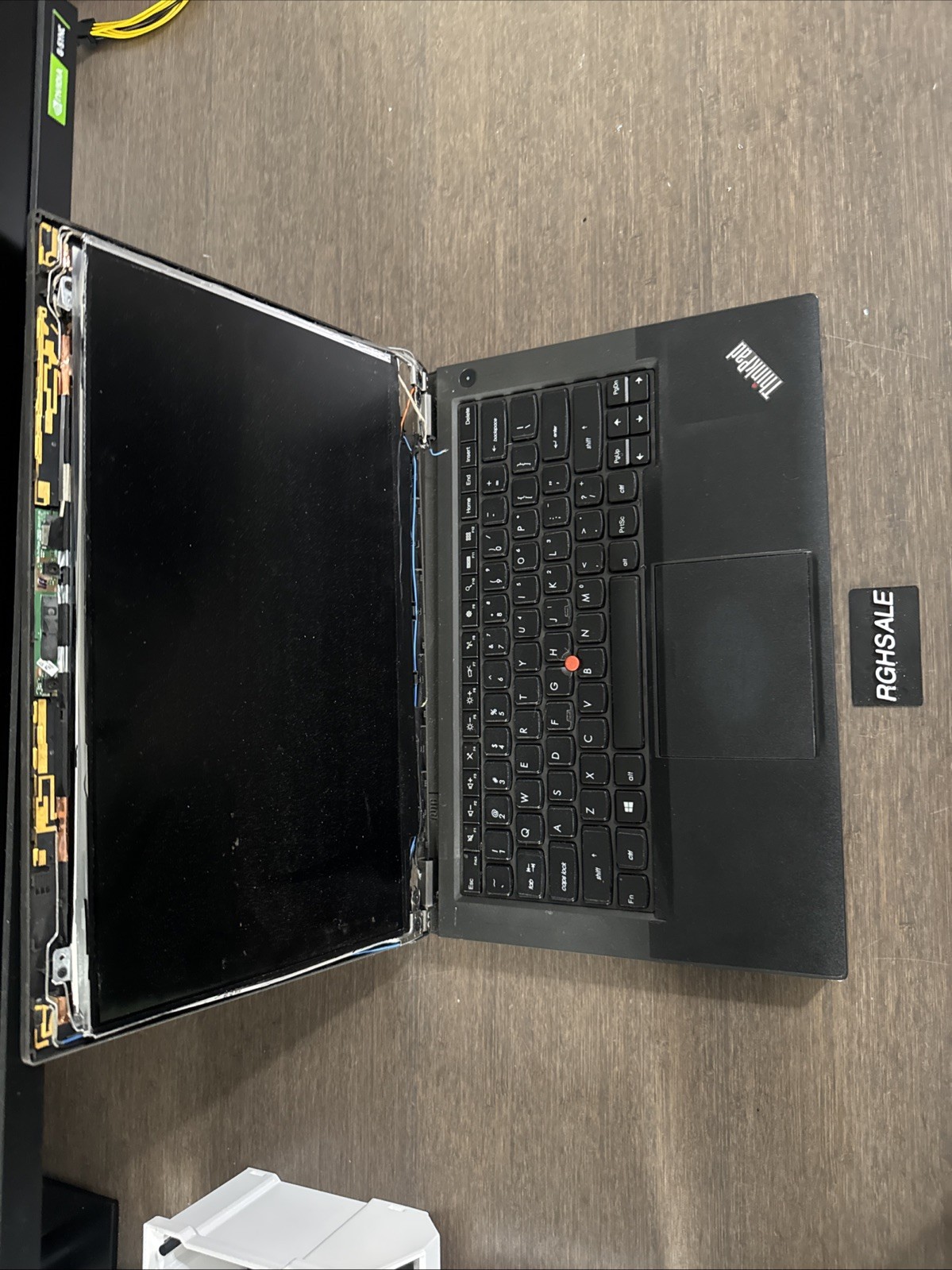 Lenovo Thinkpad UNKNOWN MODEL Severe bezel damage UNTESTED AS IS FOR PARTS