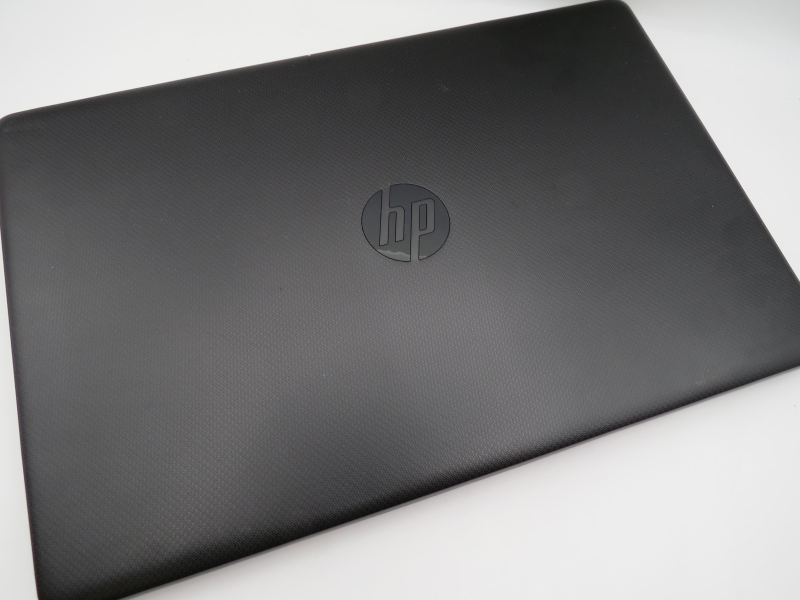 HP 17 Notebook BY1053DX i5-8265U @ 1.6GHz 8GB DDR4 256GB m2 No OS/AC