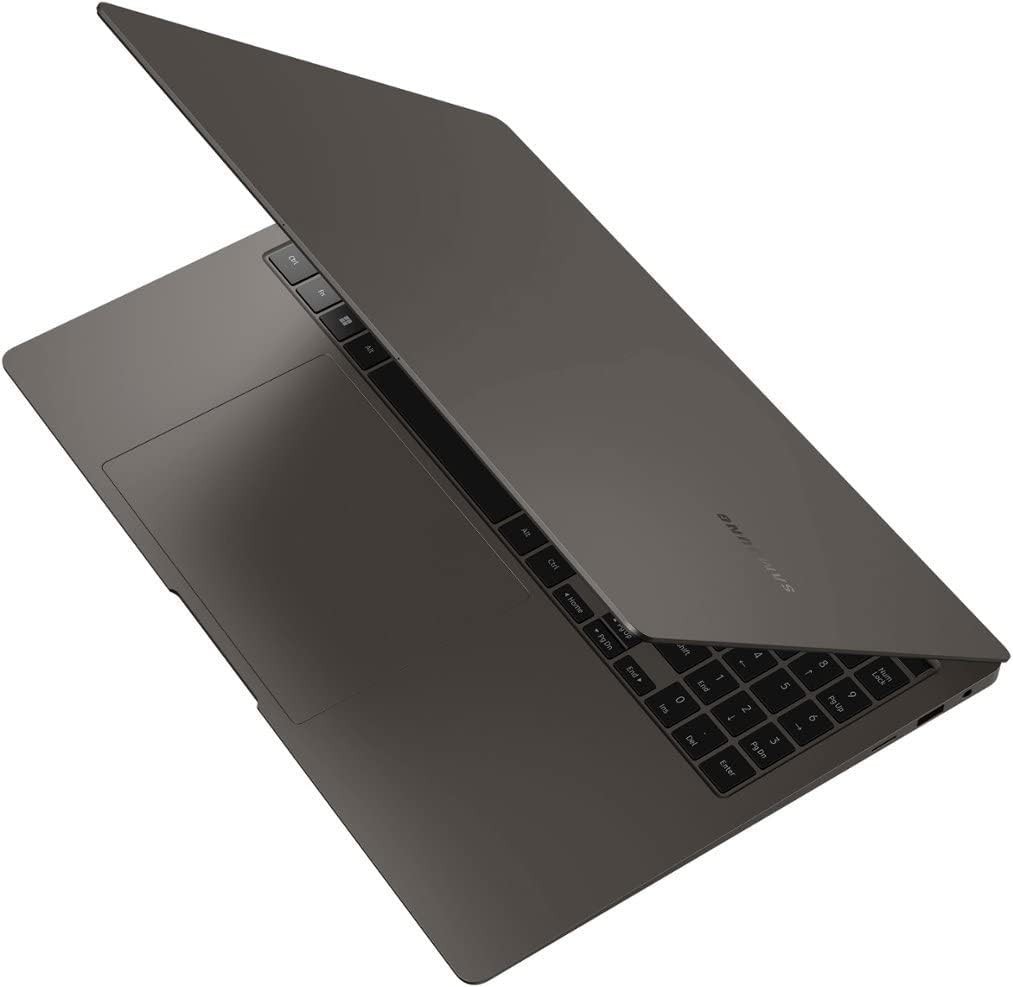 SAMSUNG Galaxy Book3 Ultra 16 AMOLED display i7-13700H 16GB RAM 1TB SSD RTX 4050