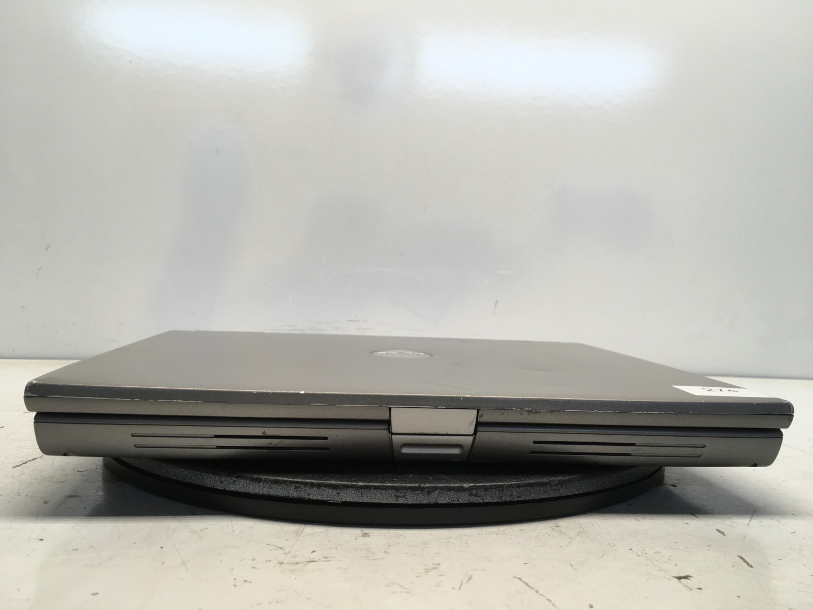 Dell Latitude D600 Intel Pentium M 1.4GHz 2 GB NO HDD/Battery