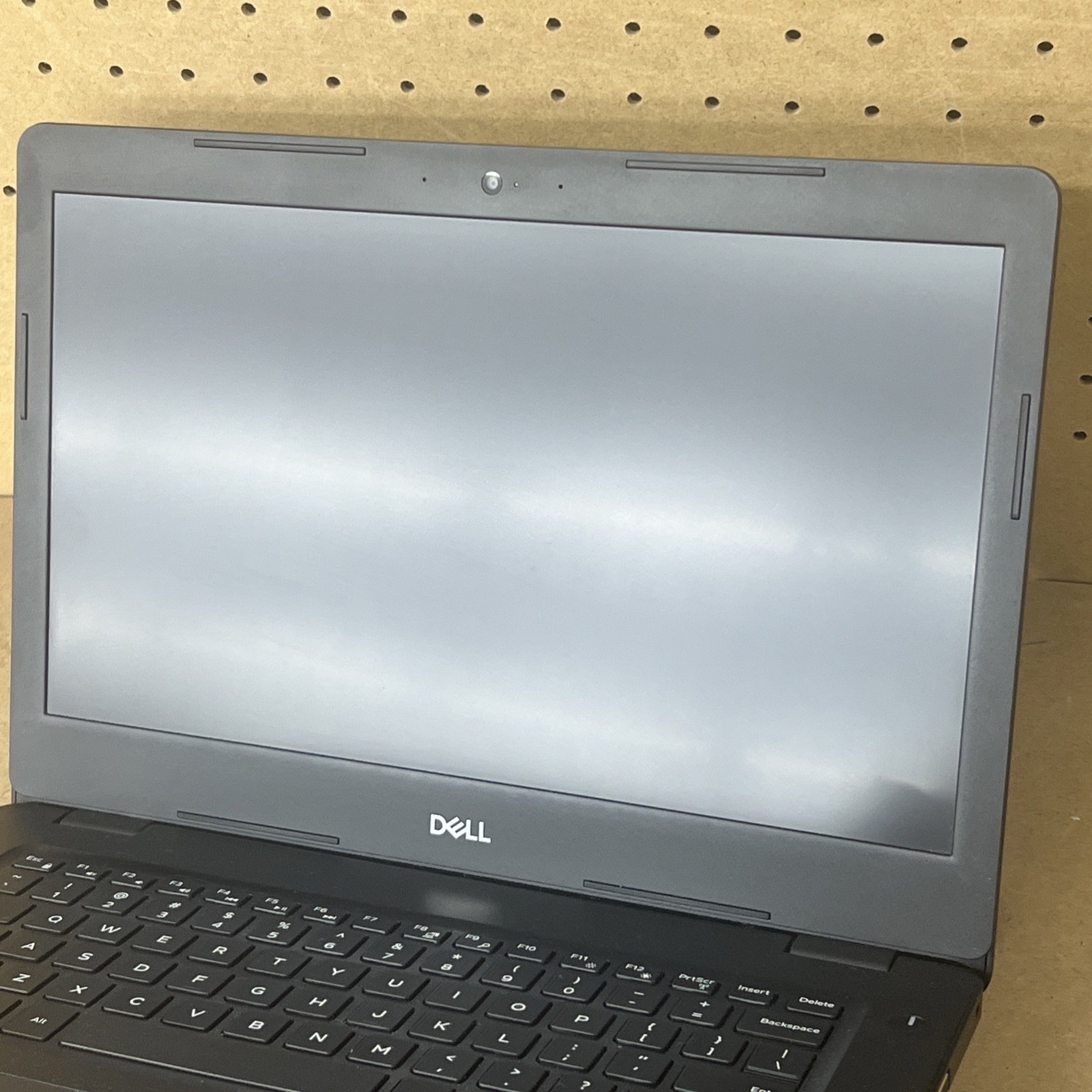 Dell Latitude 3490 i5-8250U 1.6GHz 8GB Ram 256GB SSD – Good *Low Battery*