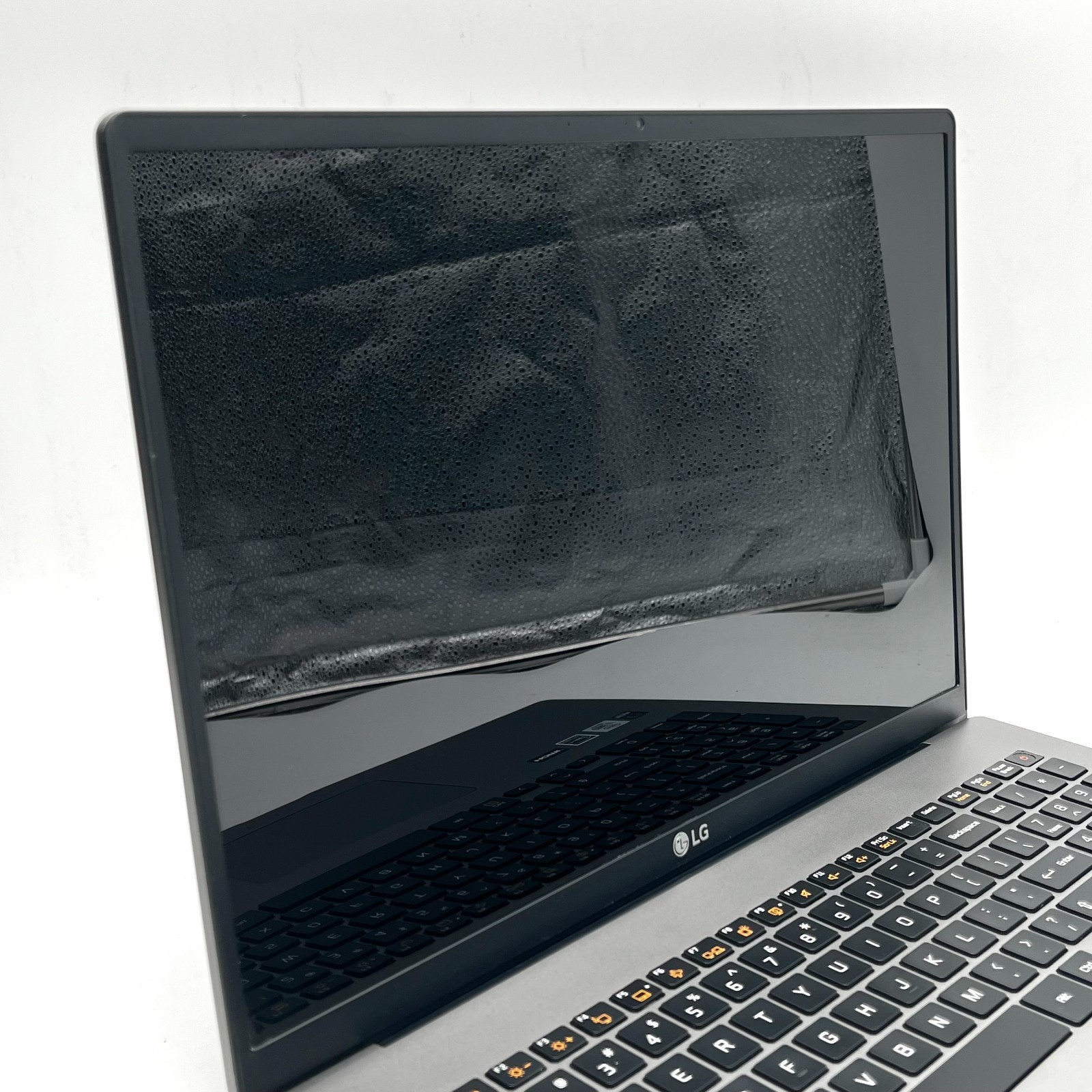 LG Gram 17″ 17Z90N i7-1065G7 16GB RAM 512GB SSD No OS | TESTED USED