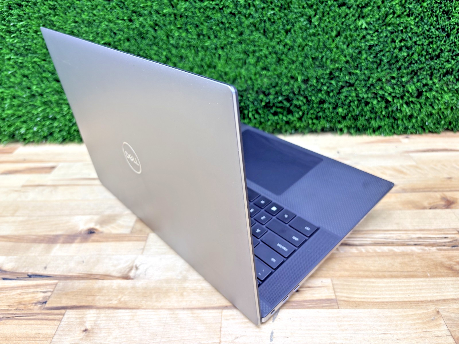 Dell Precision 5550 Intel i9-10th Gen 2.40GHz 16GB RAM 256GB SSD Windows 11 Pro*