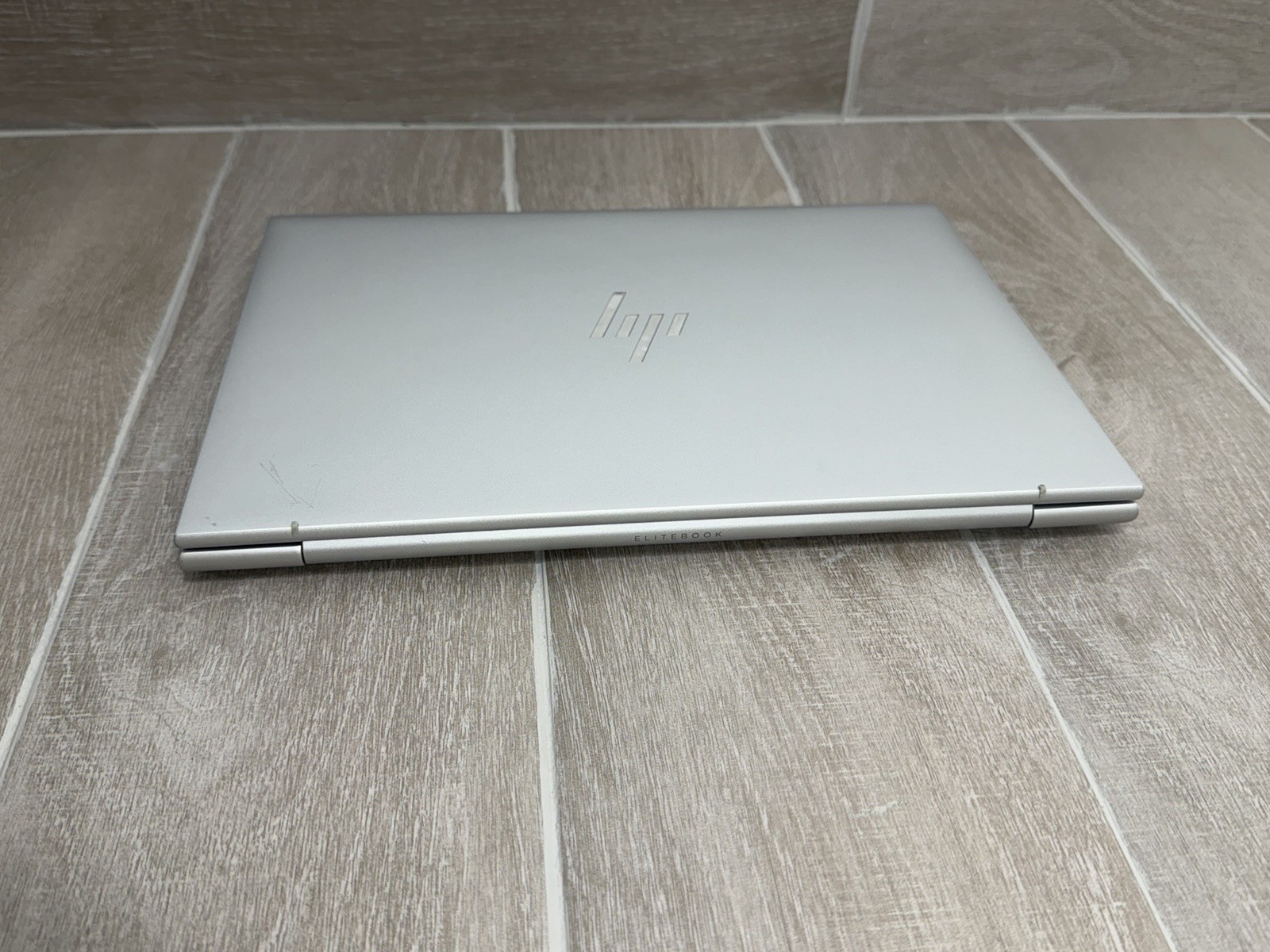 HP EliteBook 840 G11 14″ WUGA Core Ultra 7 165H 8GB RAM 256GB NVMe Win-11
