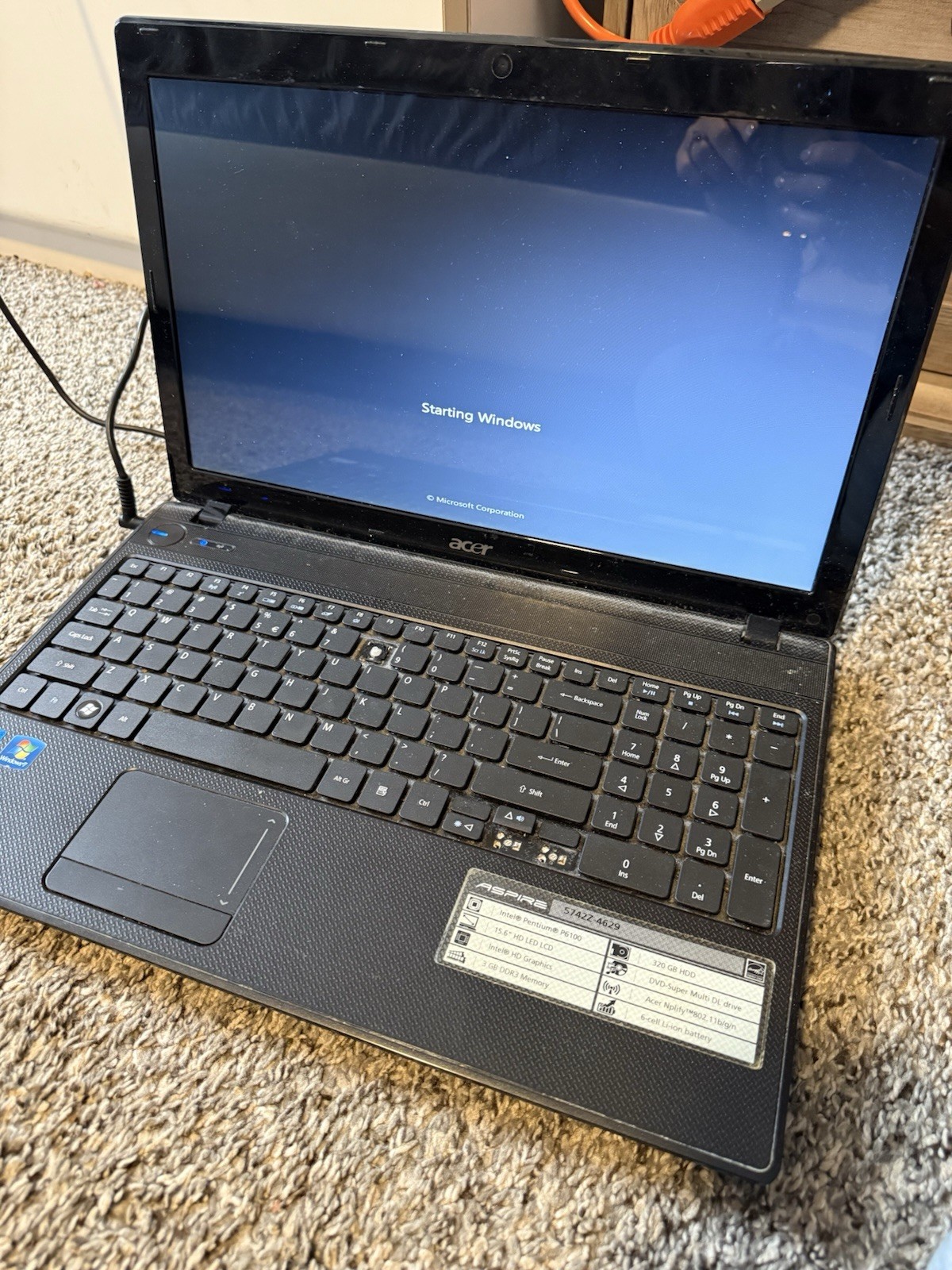 Acer Aspire 5742Z Laptop Intel Pentium P6100 3GB RAM 320GB HDD 15.6″ LED – AS IS