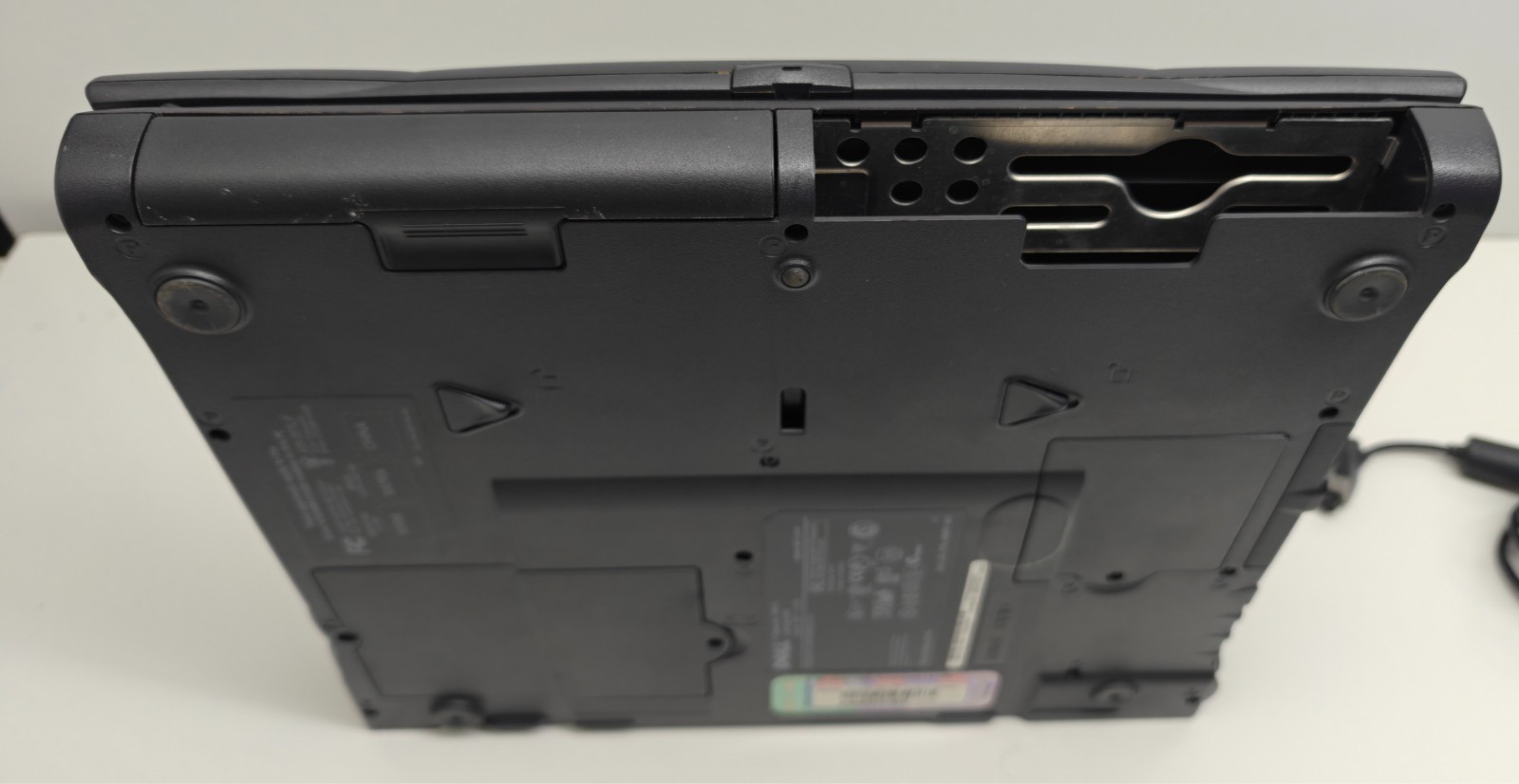 Dell Latitude C800 Intel Pentium III 16MB RAM FOR PARTS OR REPAIR ATI NO HDD CD