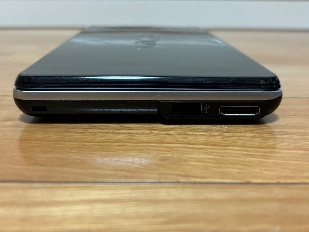 Sony VAIO VGN-P90S type P 8″ Ultraportable Atom Z540 2GB 60GB WinXP As-Is