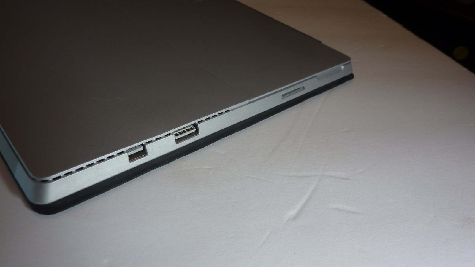 Microsoft Surface Pro 3 i7-4650U 8GB 256GB –– W/ Keyboard- WIN 11 +CHARGER