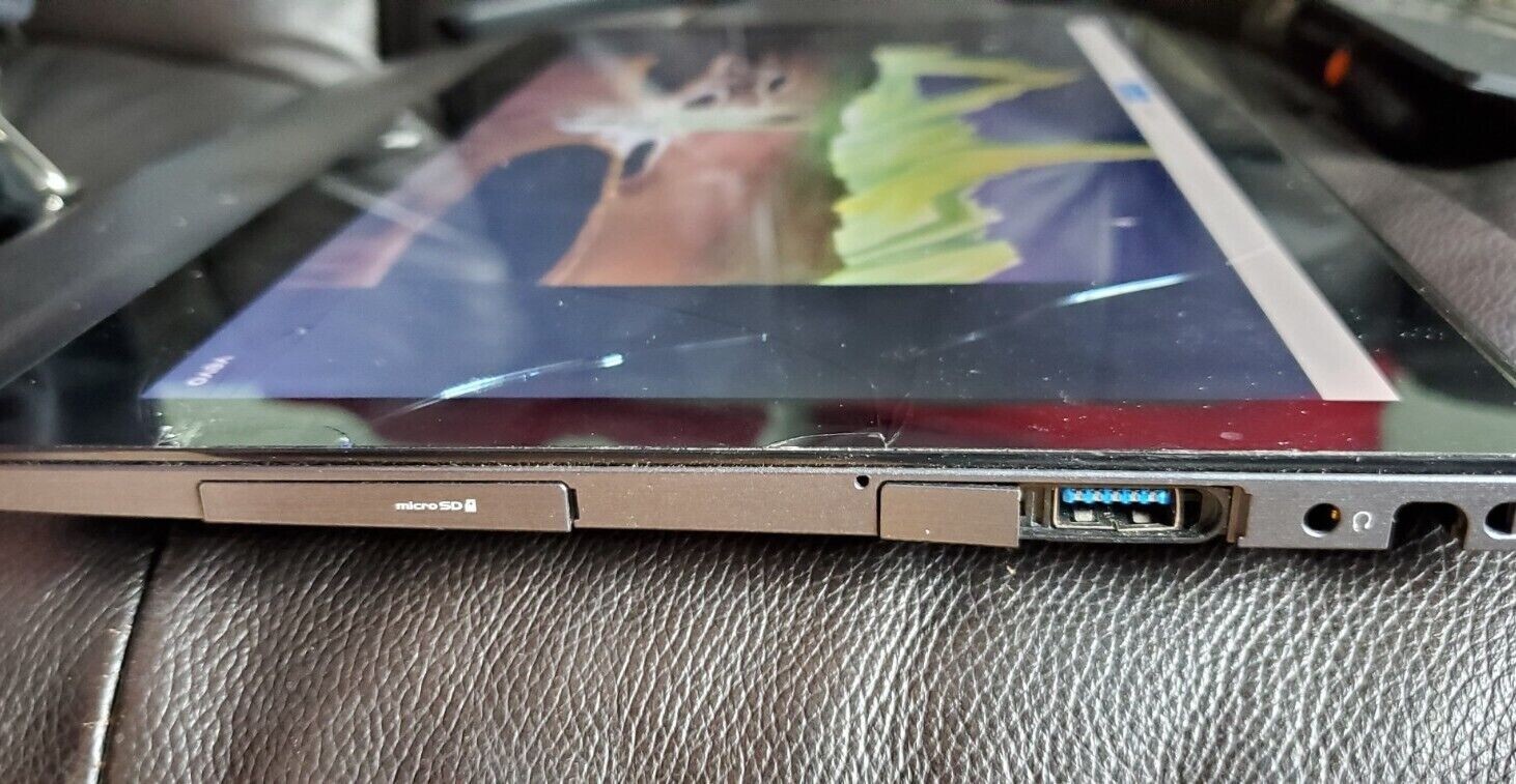 Fujitsu Q704 12’5 FHD Touch Tablet Intel i7-4600U 8GB No/AC/SSD w/Crcks