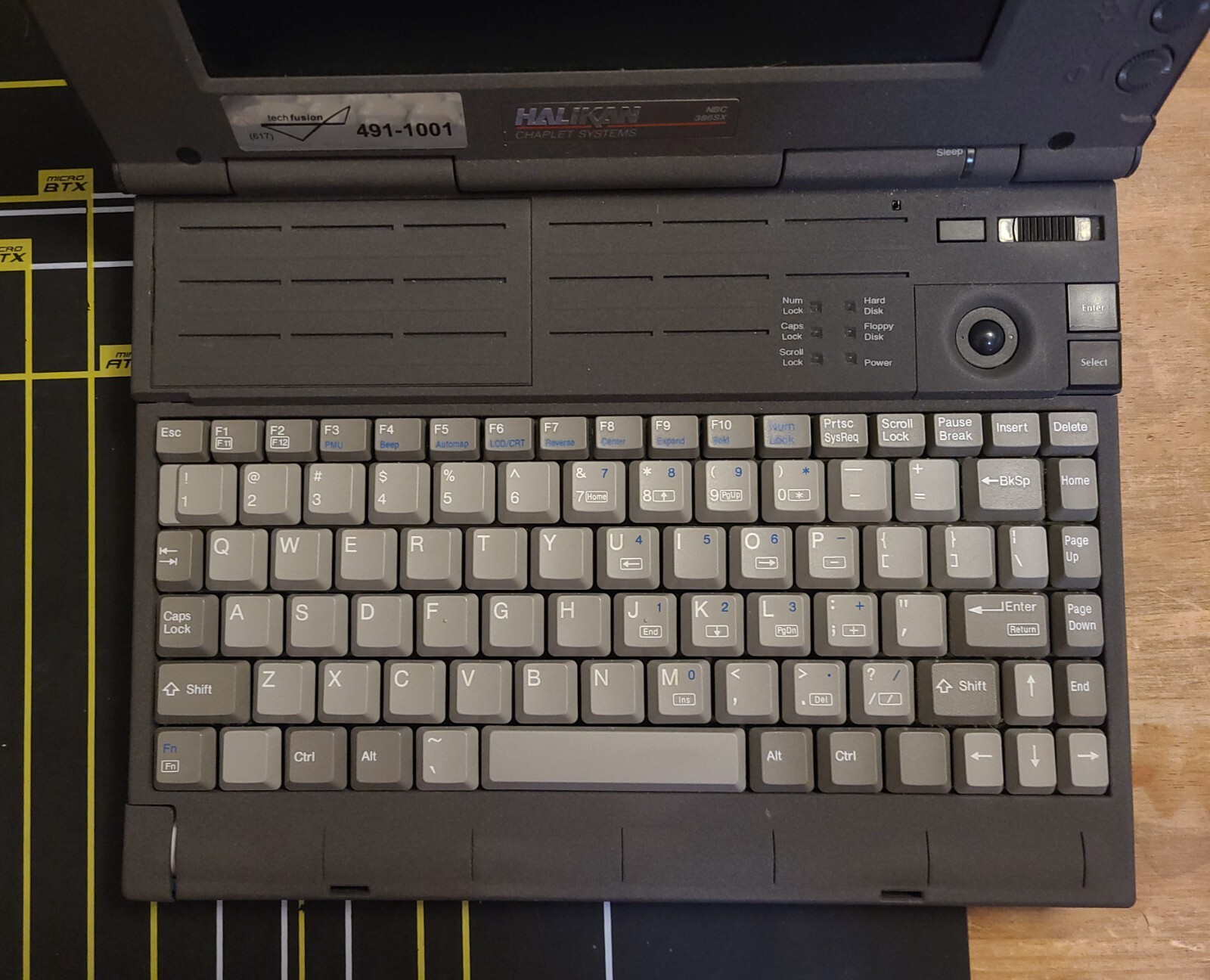 Vintage Halikan Chaplet NBC386SX (Intel 386SX @ 25 MHz, 6 MB RAM, MS-DOS/Win3.1)