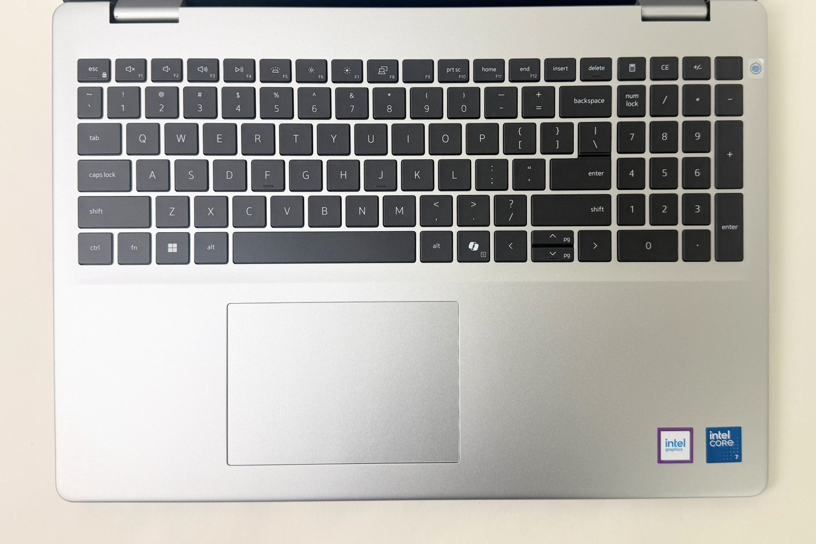 Dell 16 Plus DC16251 16″ 1920×1200 Touch Ultra 7 150U 32GB 1TB SSD W11H