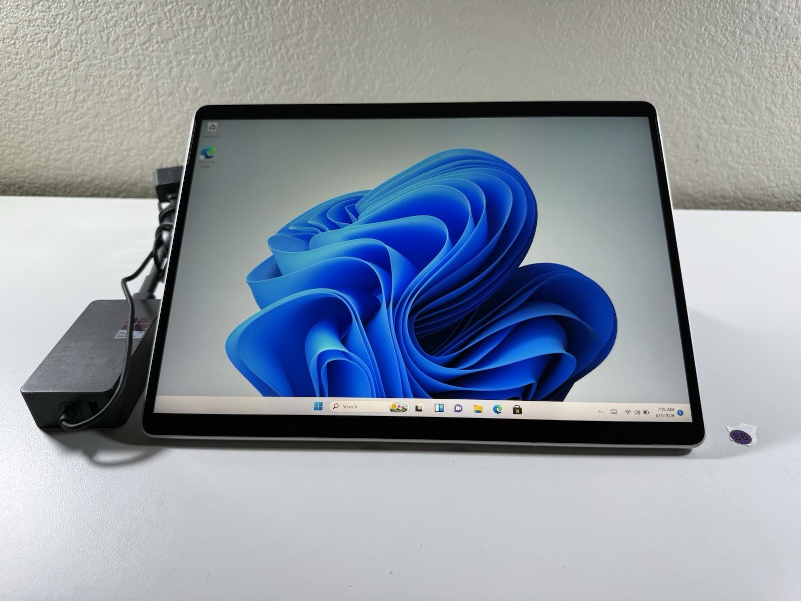 Microsoft Surface Pro 8 (1982) i5-1145G7 – 16GB RAM – 256GB 120Hz – Win 11 Pro