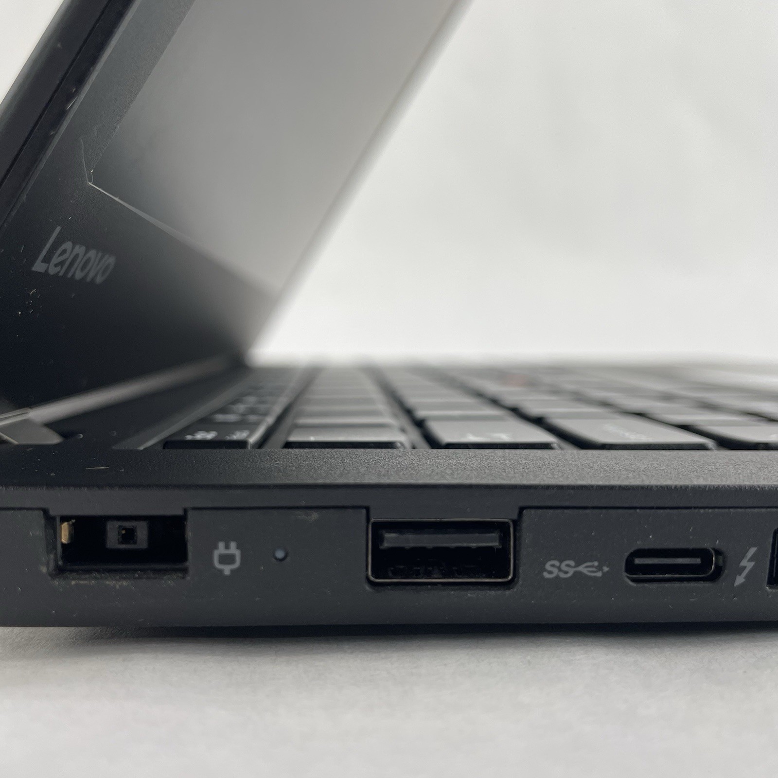 Lenovo ThinkPad T470 14″ i5-6300U 2.40 GHz 8 GB RAM No SSD/OS/AC/Battery